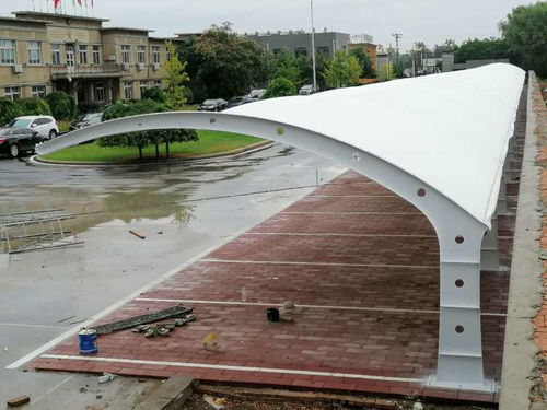 揚州7字型膜結構停車棚施工團隊 專業設計與施工的一體化服務